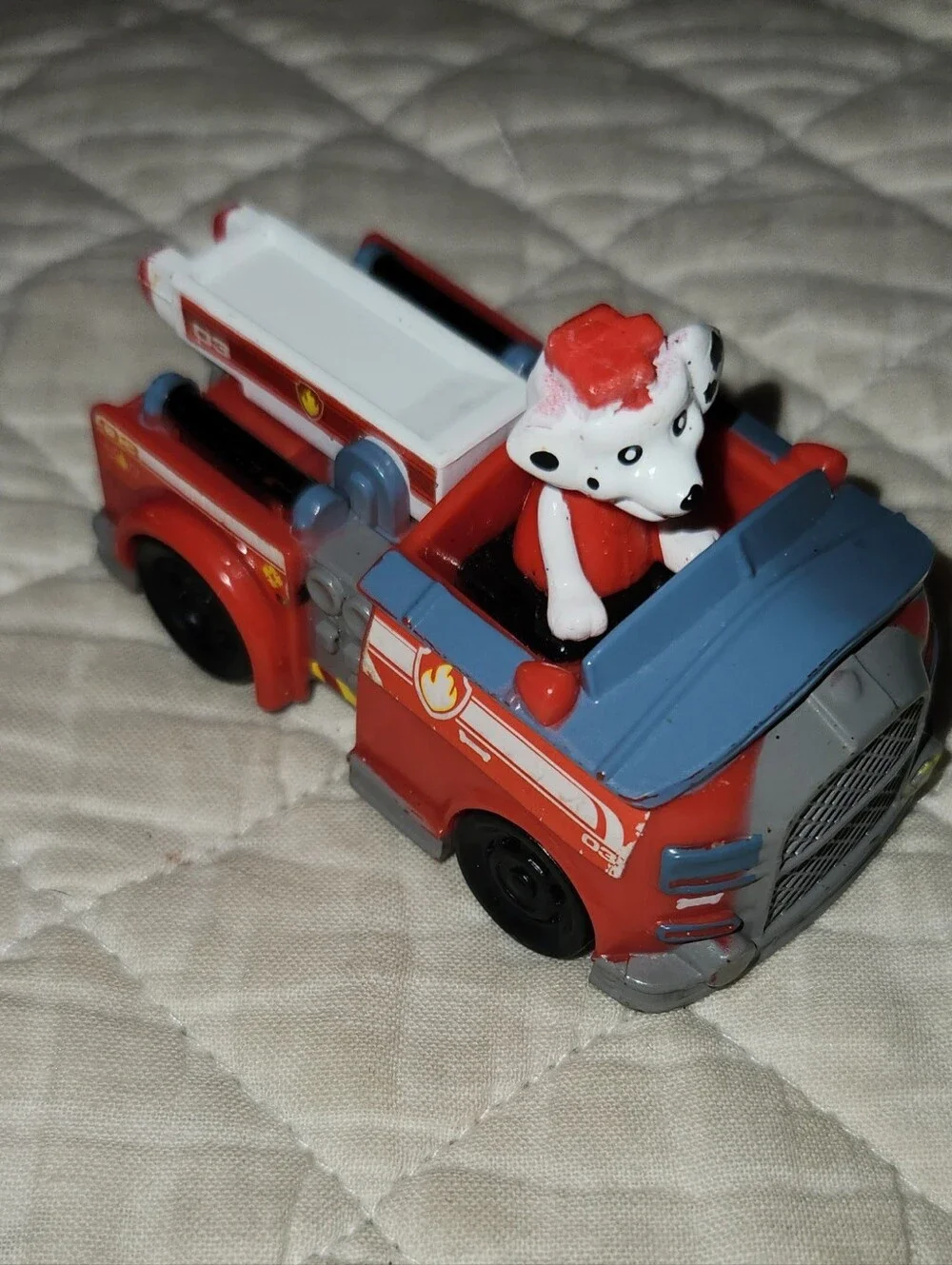 2015 Deco Pac Inc Spin Master 1/64 Scale Plastic Fire Truck Dalmation Driver